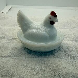 Vintage Westmoreland Milk Glass Hen on Nest Mini